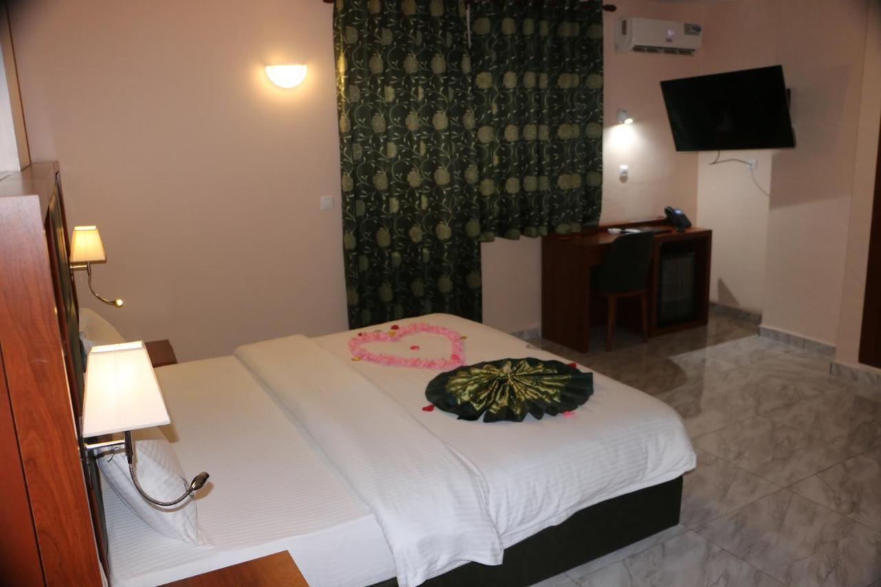 Hotel Jouvence International Yaoundé Exterior foto